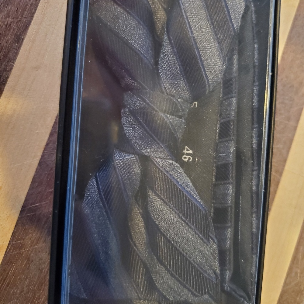 Nwt Hugo Boss grey toned bow tie